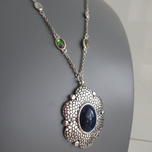 Liz Claiborne Silver and Blue Pendant Necklace Silver Tone 18" Long - Picture 2 of 10